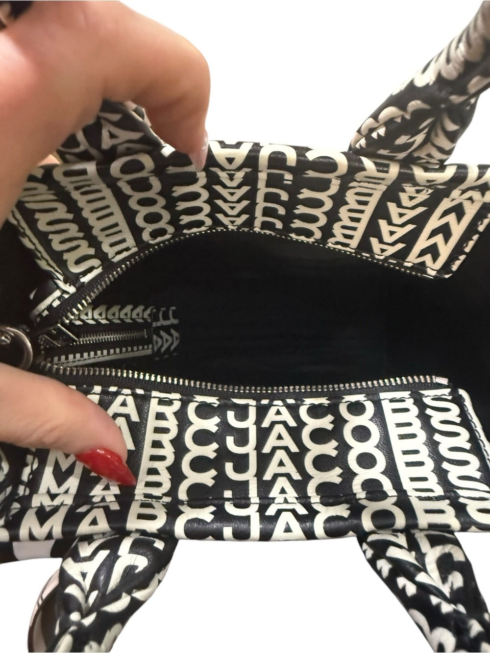 Marc Jacobs The Tote Bag Mini Black Ivory Logo Print Leather Crossbody Dust Bag - Picture 4 of 11